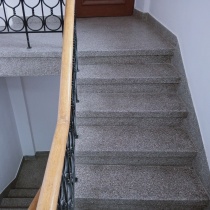 renowacja schodów lastrykowych na Starym Mieście